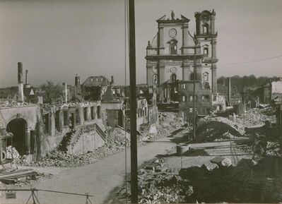 Die zerstörte Neckarsulmer Innenstadt nach dem Bombardement vom 01. März 1945 (Quelle: Stadtarchiv Neckarsulm).